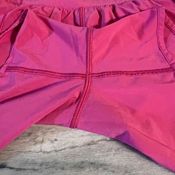 Lululemon Hotty Hot Low-Rise Lined Short 4" - Picture 11 of 14